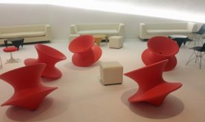 イロコデザインでレンタルできるお洒落なロッキングチェア