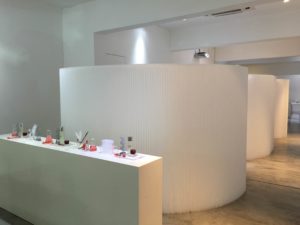 イロコデザインでレンタルできるモダンなパーテーション