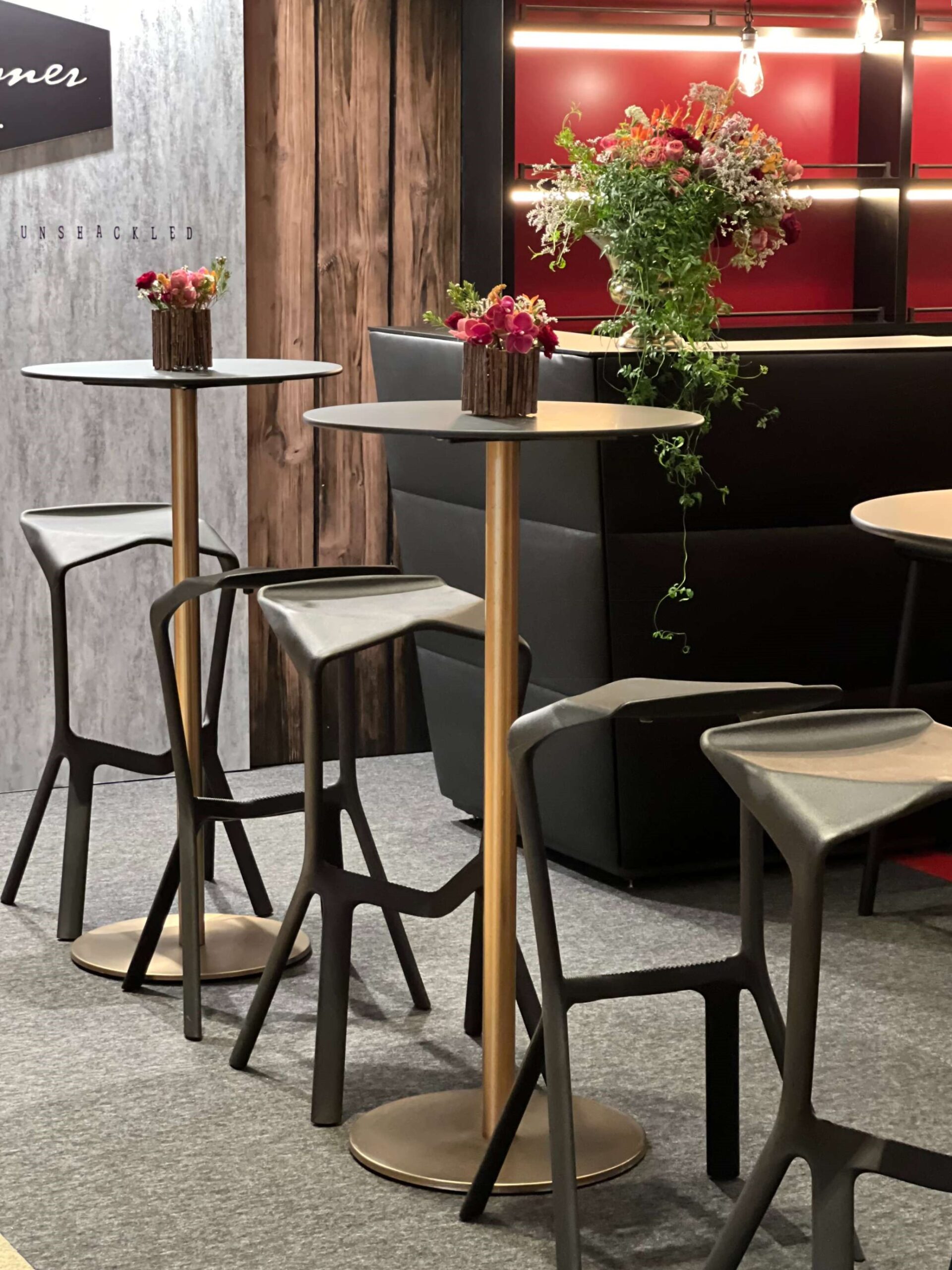 スツール Miura ブラックのレンタル｜iroco design