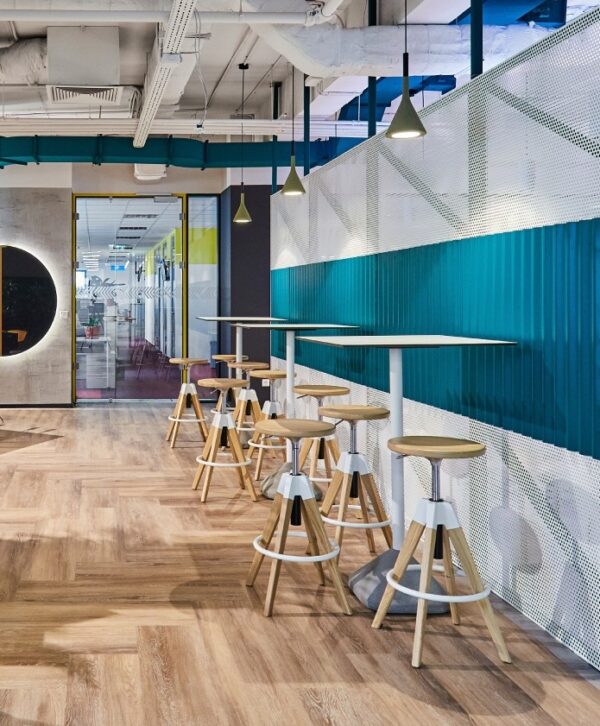 Cocncrete High White table