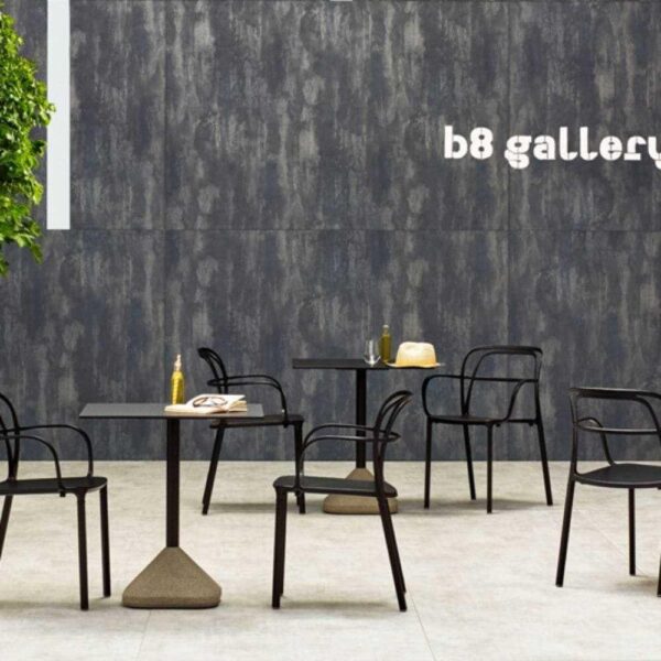 Concrete black Med Amb